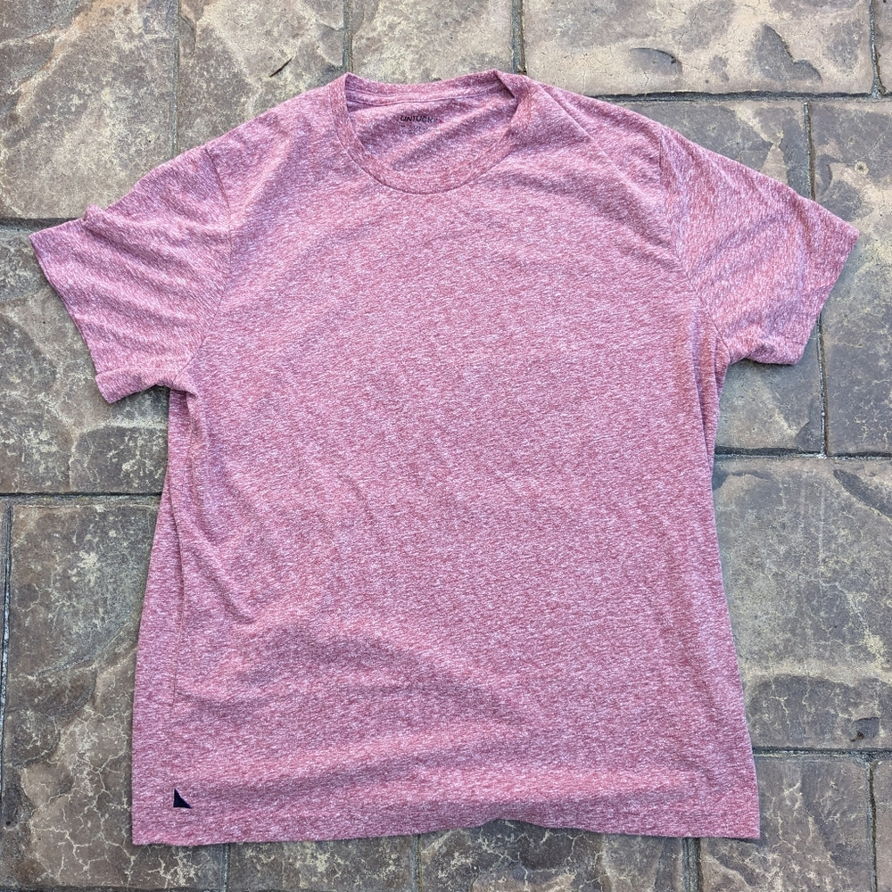 UNTUCKit t shirt